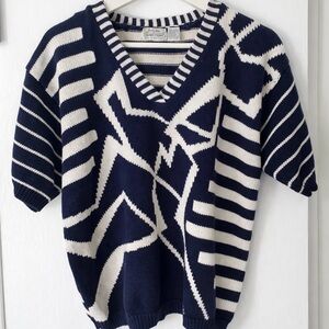 Vintage Jeanne Pierre Navy & White Graphic Knit Top S | Short Sleeve V-Neck